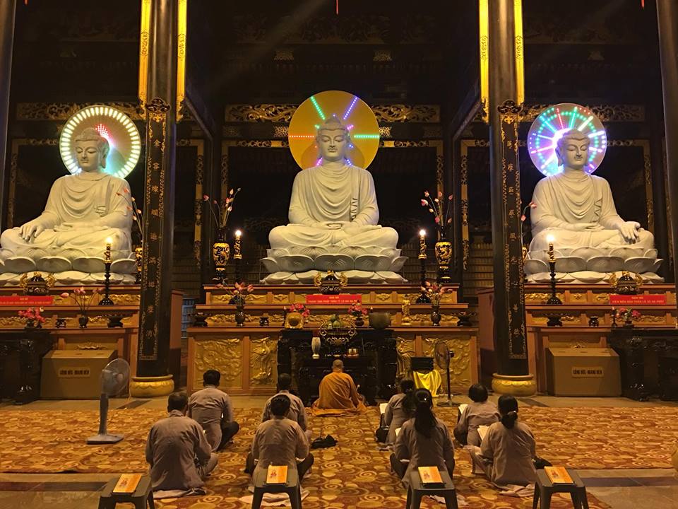 https://buddhismart.com.vn/wp-content/uploads/2017/10/tam-bao-phat-thien-vien-khanh-an-2-dong-nai-do-buddhist-art-ton-tao.jpg