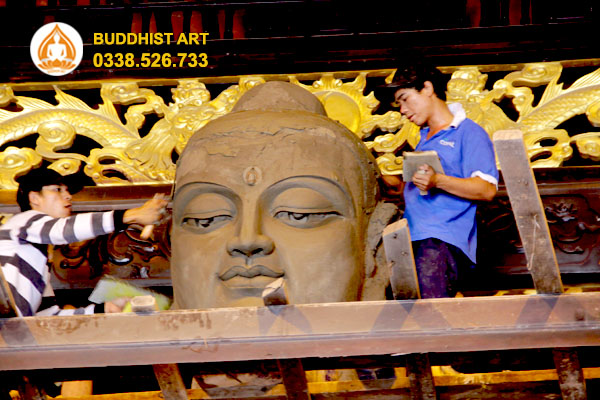 Buddhist Art đã tiến hành tôn tạo lại toàn bộ ba pho tượng Tam Bảo trong thời gian 2 tháng