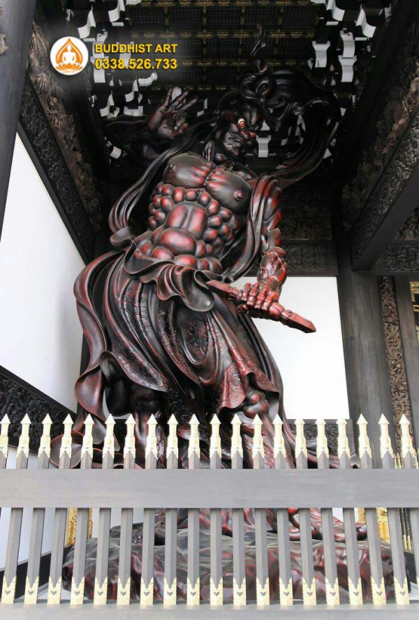 Nhân vương là tên gọi thân mật, phổ biến đối với Kim cang lực sĩ, một vị thần bảo hộ Phật giáo trong Thiên bộ.